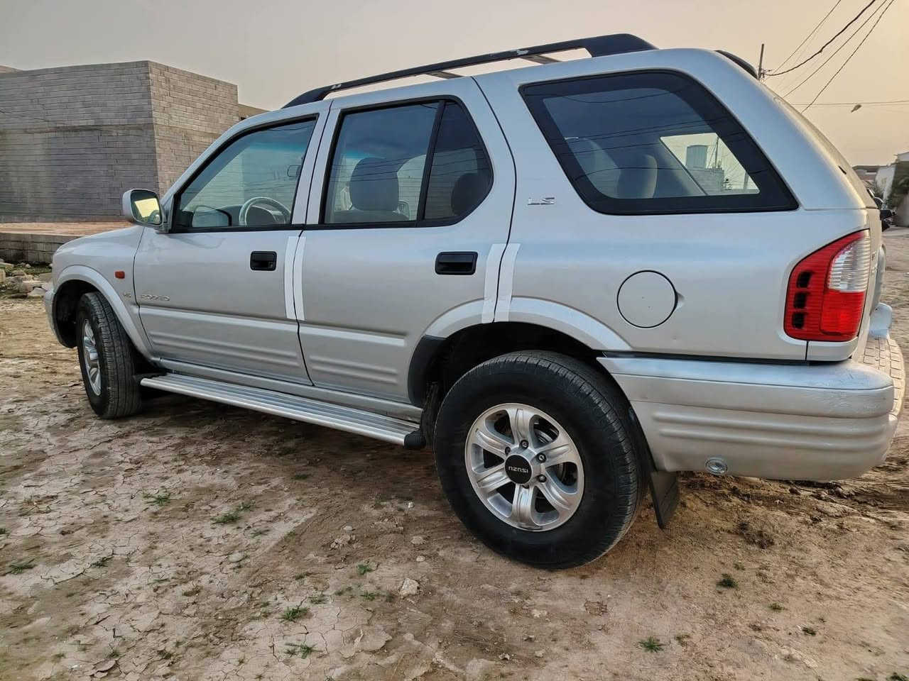 ازوزو مودیل 2001 رقم اربیل
سیارە بیها جامرلخ و بنید
تبرید حدادیە تایرات کلە شرط
دبل اکسل یعنی دبل رباعی
کیر محرك تحویل وکالە شرط
سیارا منضومە غاز و بنزین
کیر اوتو سیارە خیر من اللە
سنویە منتهی من 2024
عنوان کرکوك قرب بنزیخانە 10نیسان
سعر 58بی مجال 
للاستفسار 
***********
***********
