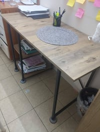 ميز دراسة • نضيف • بسمايه