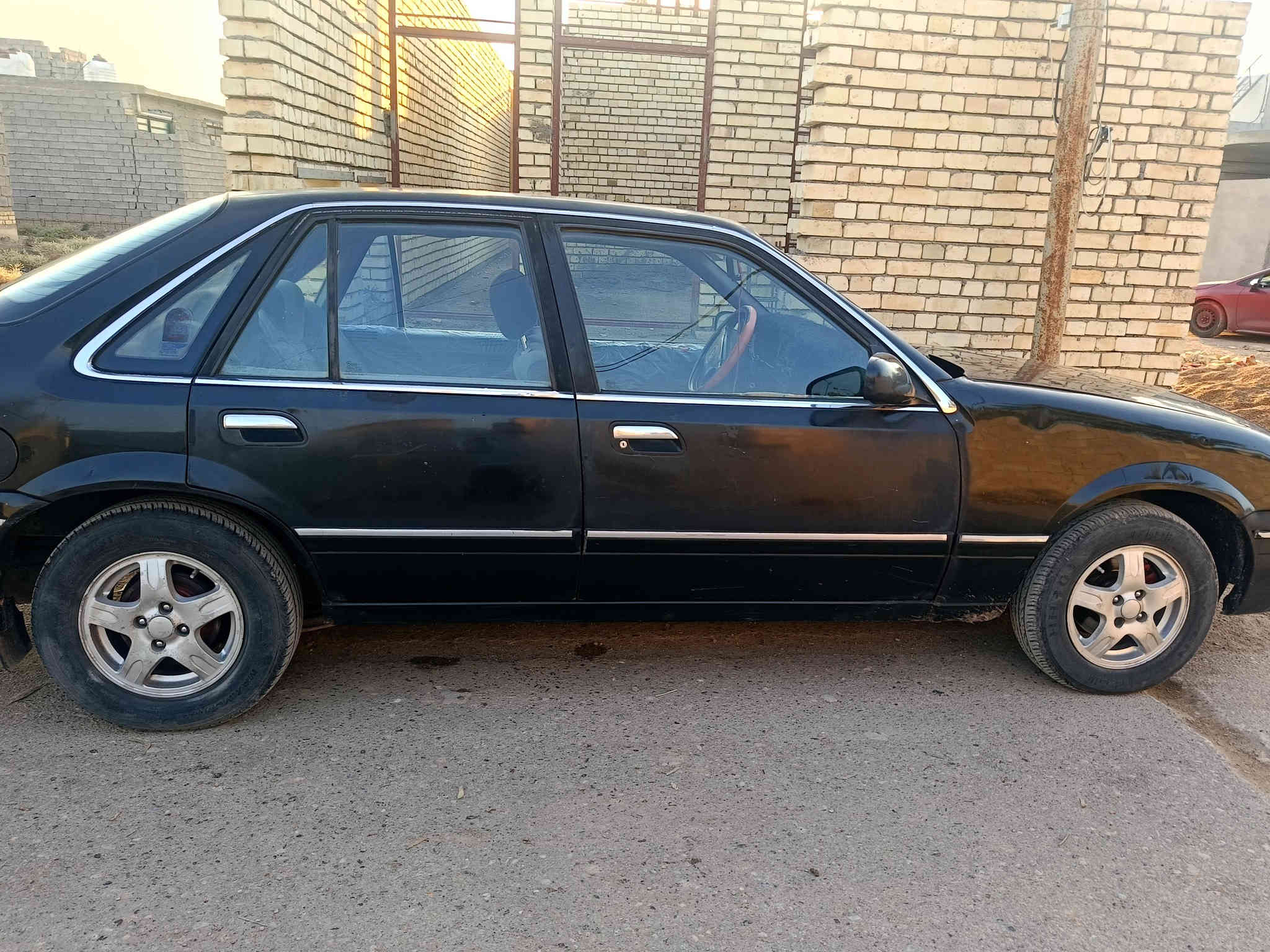 سلام عليكم برنس فراشه للبيع سياره بلاديه ضربيه بجاملغ لمامي فقط بدون دواخل باقي سياره عله وضع شركه كهربات كله شغاله لايتات ماصدات جدد لايت زنون اشاير اناره داخليه دشبول كله شغاله مسجل سماعات  جام يصعد ينزل تخم تايرجديد  ويل كب صبغ عله وضع شركه بيه جراد  رقم بغداد حلو سنويه ما منتهيه صاحبه يريد تحويل موجود يمي مكان سياره بغداد جسر ديالى لعريفيه سعر 36وبيه مجال  ***********
