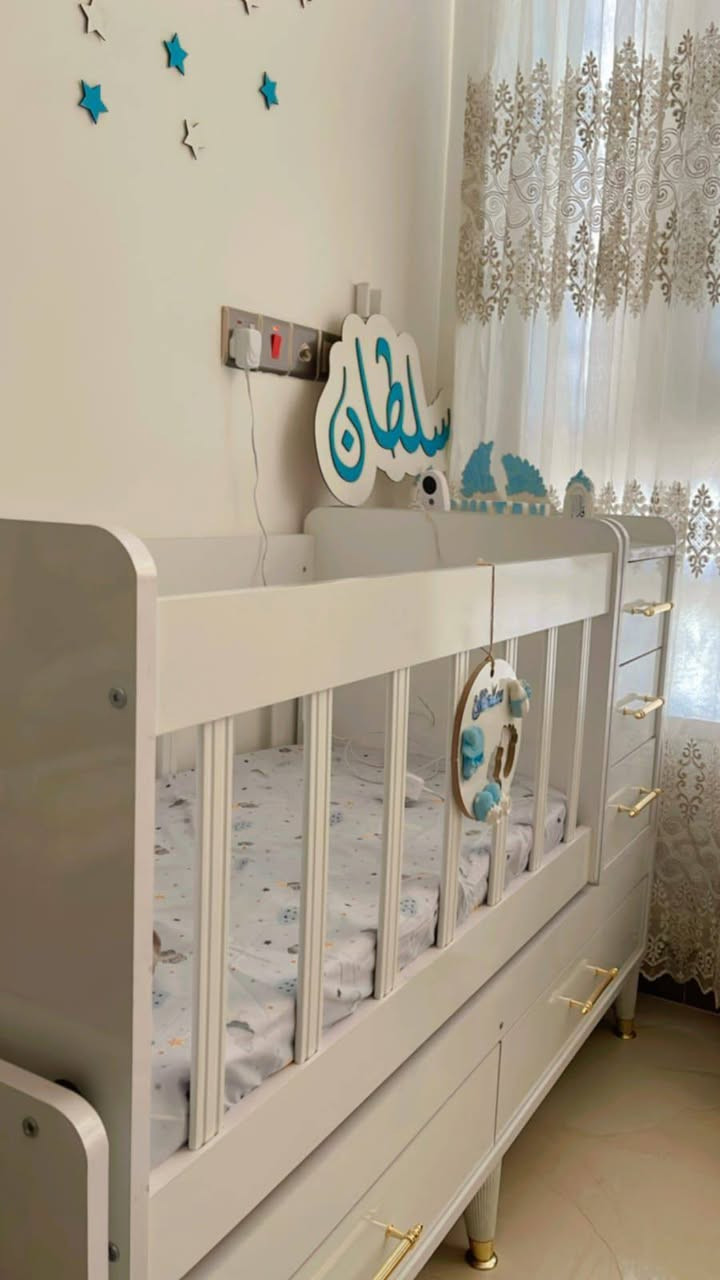 السلام عليكم عيني بنات عندي هذا السرير للبيع جديد والله رايدته ب90 وبي مجال مكاني القادسيه


**إذا كنت صاحب هذا الإعلان وتريد حذفه لأي سبب، رجاءا أرسل رسالة إلى الدعم الفني**