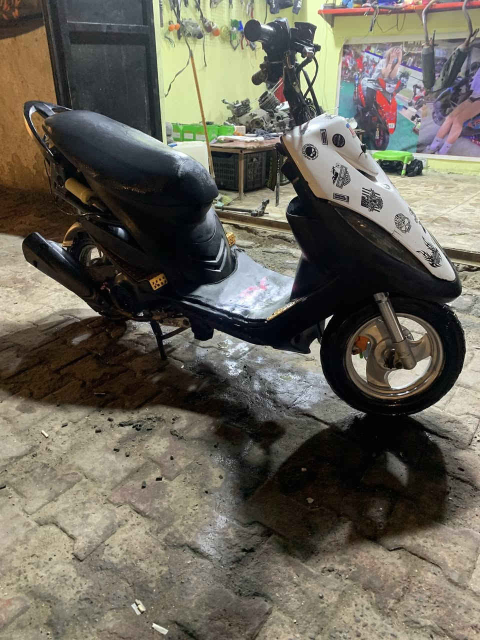 سلام عليكم ماكس عدله مال لعب دراجه رمبه وفصخته بيها غراض حلوه مكينه ٥٥ مكينه خرسه لأصوت ولانضوح ولا دخان دراجه عوزها كلج خلفي وباتري فقط جاهزه من كلشي كهربائيات كلهن شغاله ونصبتها احلا من الصور بهواي شراي اتصل سعرها مناسب ***********
