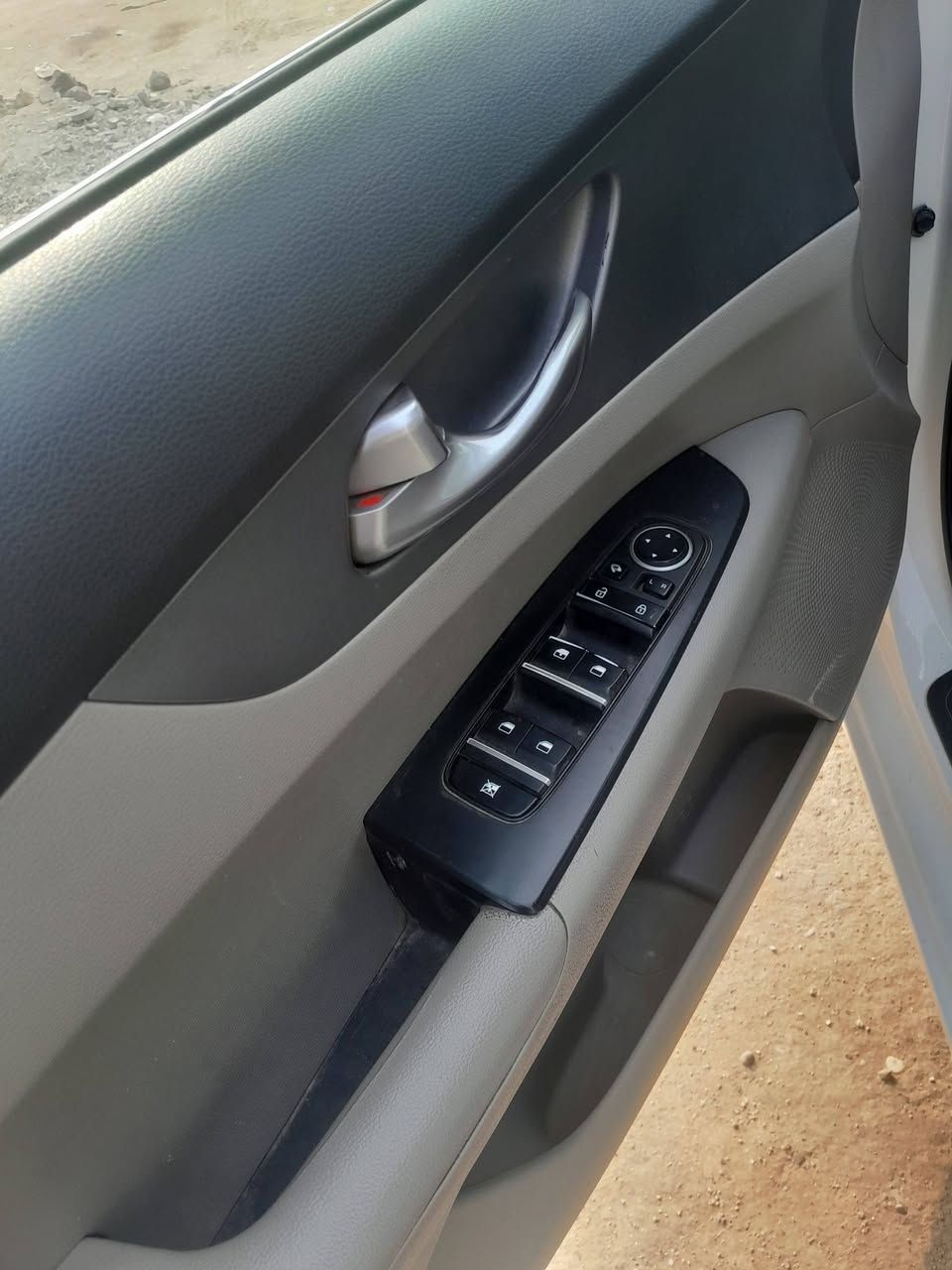 السلام عليكم
كيا سيراتو للبيع  2021
مواصفات نص 
ويل كب اشاير بالمري تبريد خلفي 
كفالة  عامه   
تصل وتساب 
***********
