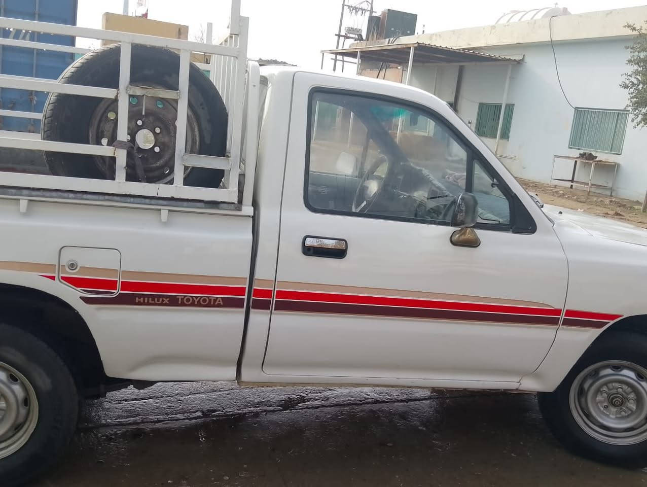 السلام عليكم بيكم موديل 89 محرك وكير شرط 
كهربائية، كلها شغاله حدادية، وصبغ جمالية جديد
بيكم كلو شرط السعر 50 وبي مجال شي بسيط 
شراي اتصل على ‏‪***********‬‏ او تعال خاص
