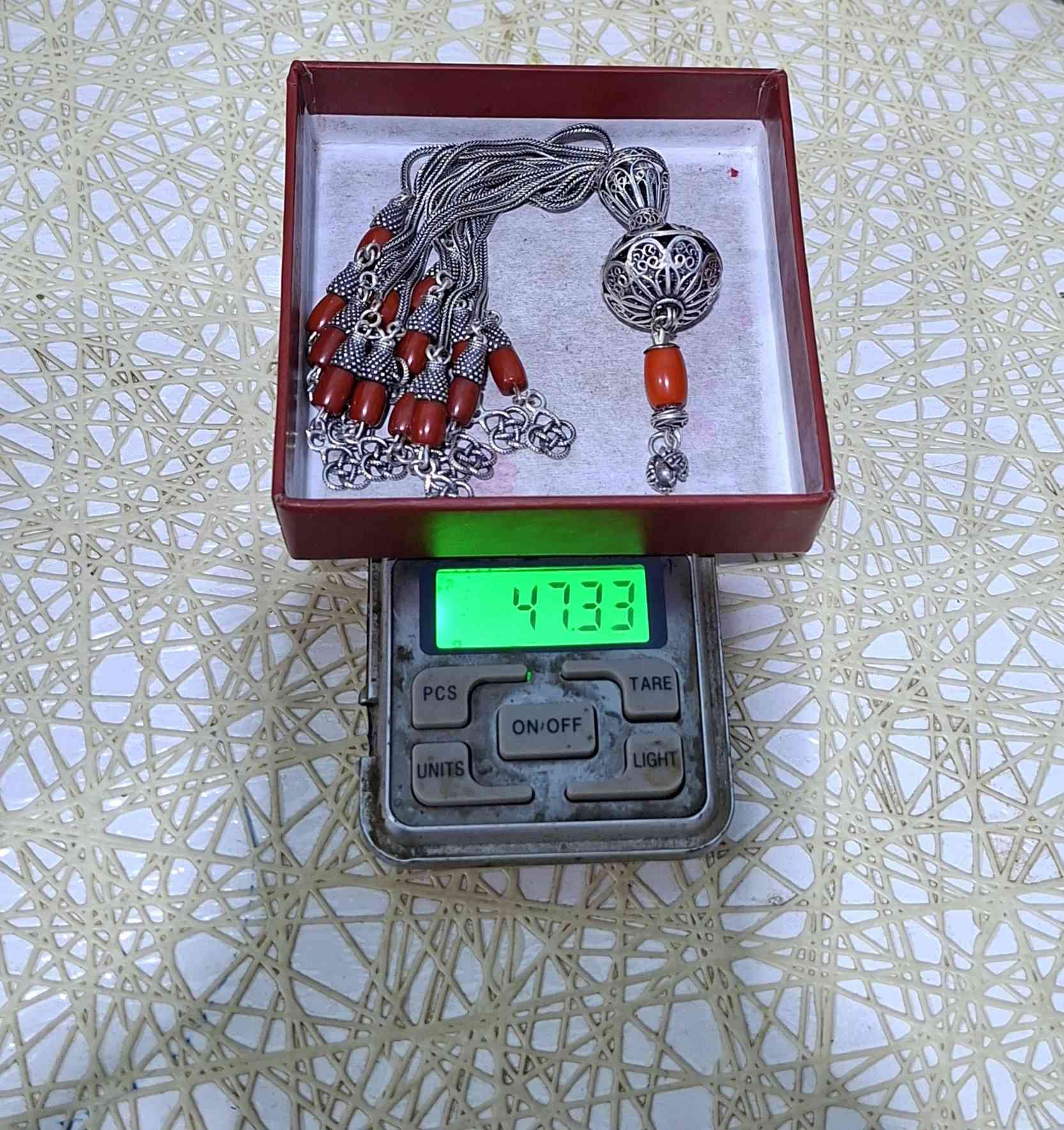 يا الله… 🤲🌹 
لعشاق الانتيك كركوشه فضه قديم انتيك .. 💯
وزن ثقيل 47 غرام⏱️مع 14 مرجانه اصليه بيها.💎
ملاحظه 💢 سعر الغرام  6 الف… 

للجادين بشراء فقط تواصل خاص🌹 
ماراوس بيع فقط احبتي الغالين.. 

 تواصل واتساب او على رقم ***********..
يوجد توصيل كافه محافظات العراق. 🚛...
