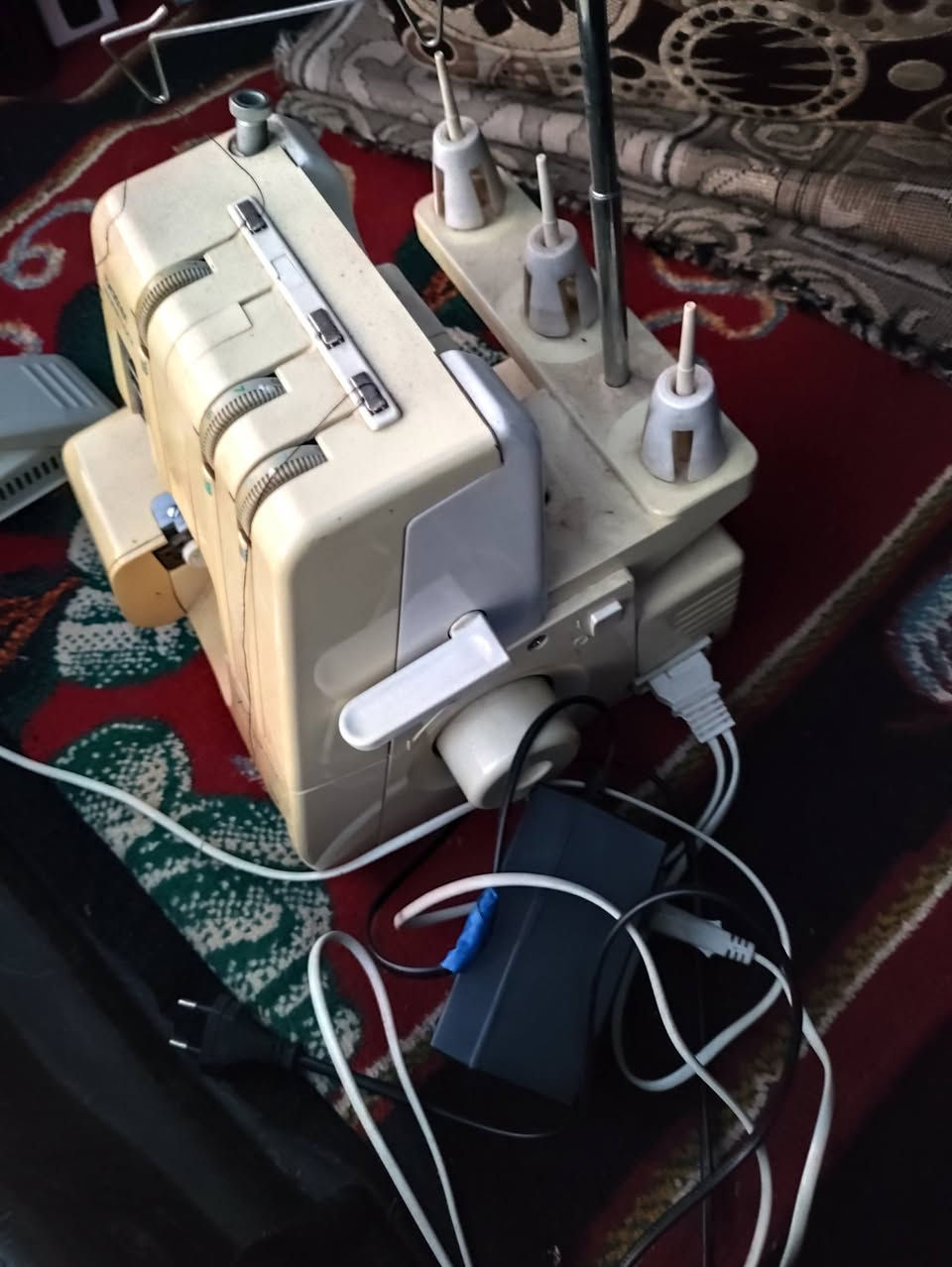 مكينه اوفر تطريز فقط جديده لوك ستخدام قليل كلش  مكانها كربلاء 140سعرها رقم الهاتف ***********
