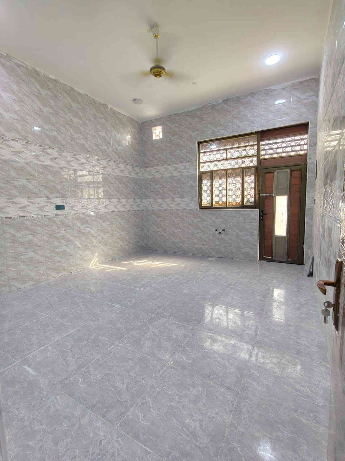 اسعد الله اوقاتكم بكل خير 🌹
***********📞

عن توفر بيت للبيع  🏡
#مساحة  180 متر

طابو زراعي عراقي وكاله ونسخه من طابو
يحتوي البيت على 🌟
غرف نوم 2♦️
ديوان♦️
مطبخ
صاله♦️
صحيات داخلي وخارجي♦️

#البناءجديد  درجه اولى 
منطقه هدوئ
 ومتوفر بيها
جميع الخدمات  ماء كهرباء 
مدارس حكوميه ومدارس اهليه 

#السعر / 95 وبي مجال

#العنوان : بصره ابي الخصيب  
كوت ثويني قريب الشارع  مكان راقي ❤️‍🔥🌷

#البيت مرتب وشغله درجه اولى وفارغ جاهز للسكن 

للاستفسار يرجى الاتصال
على الرقم   ***********📞
