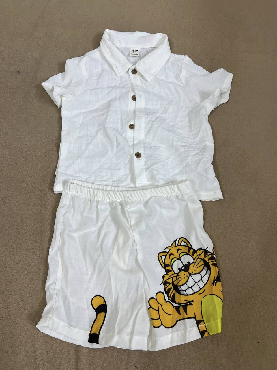 مرحبا
وصلتني ملابس أطفال شي أن من عمر سنه إلى 14
والأسعار من 4الى 10
لي يحب يعلق اوًيدخل خاص 🤍


**إذا كنت صاحب هذا الإعلان وتريد حذفه لأي سبب، رجاءا أرسل رسالة إلى الدعم الفني**