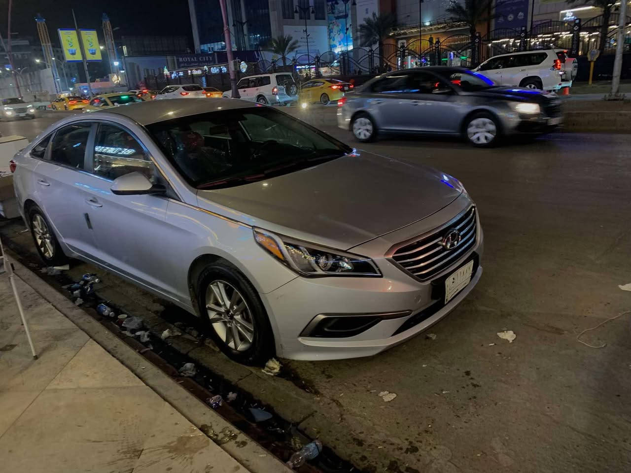 السلام عليكم 
سوناتا موديل ٢٠١٧ امريكي ماشية ٦٢ الف ضرر جداً بسيط بدون تبديل بنيد صبغ فقط رقم بغداد شبه مميز مكانها بغداد بدون نقص فقط ضربة بسيطة بالجاملغ الخلفي ممعمرة سعر ١٣٢ بيها مجال تلفون ***********
