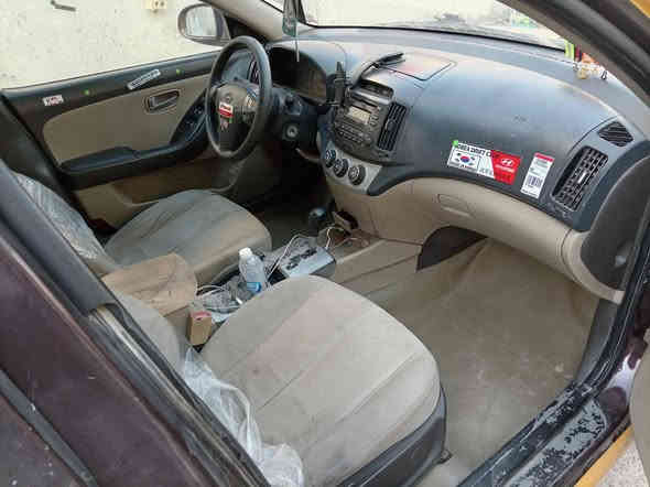 السلام عليكم النترا مقدسة 9 امريكي حادثها جاملغ امامي  محرك وكير نضيفات تبريد شغال لايت زنون رقم انكليزي باسمي سنويه جديده هزه جديده تحويل مباشر سياره جاهزه السعر 88 وبيها مجال بغداد الزعفرانيه ***********
