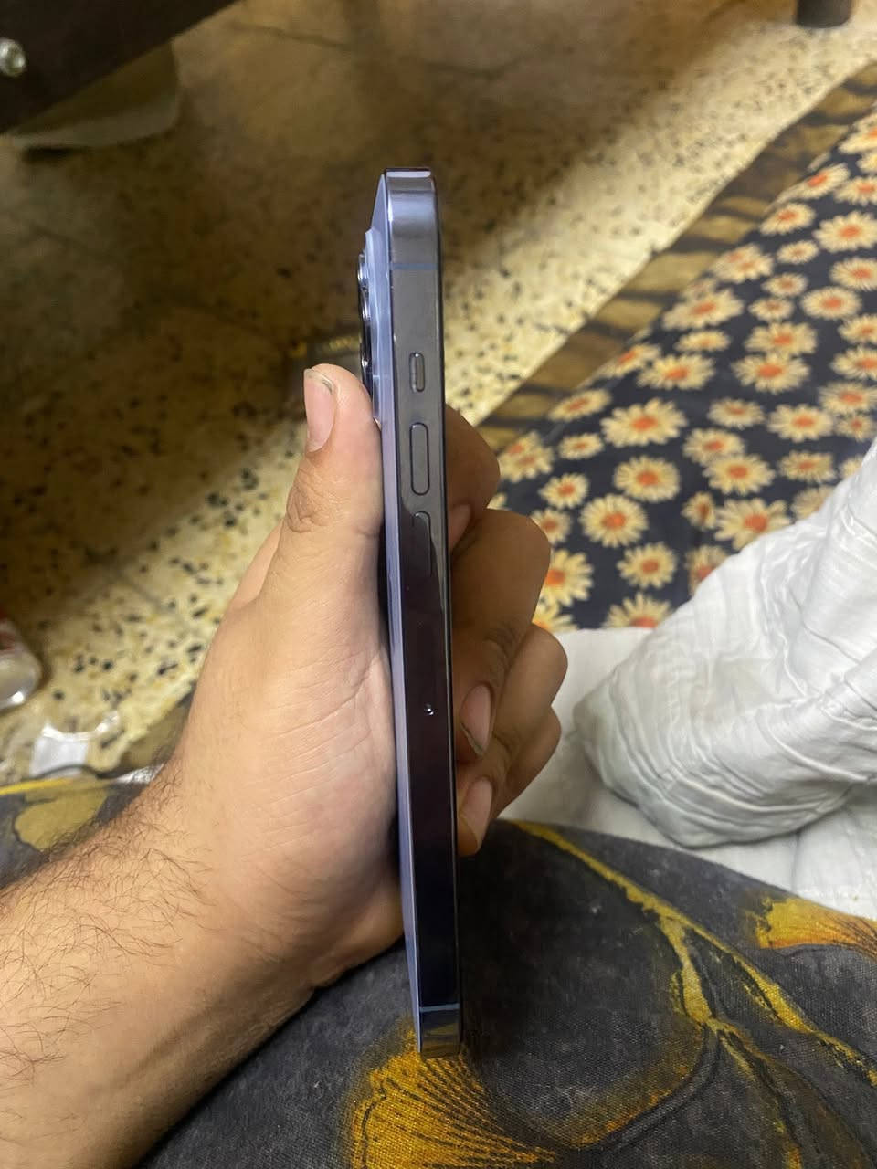 السلام عليكم 13pro max256 شرق اوسط الجهاز بلادي برغي ممفتوح بي بطاريه 76 بلاديه الجهاز امانت الله اخو الجديد والبطارية مبدلتها لان الجهاز ميصرف شحن ابد ويا شاحنه اصليه من الوكاله ٥٠ الف سعرها الجهاز سعره 750  للتواصل ***********
