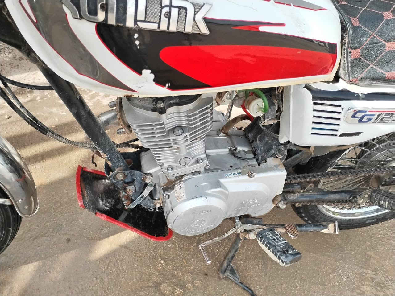 السلام عليكم دراجه تايكر للبيع
موديل 22 اوراق

دراجه نضيفه وخير من الله كلشي شغال

السعر 350 الف بيهاا مجال
العنوان بابل المسيب مفرك السده الهنديه 

***********
