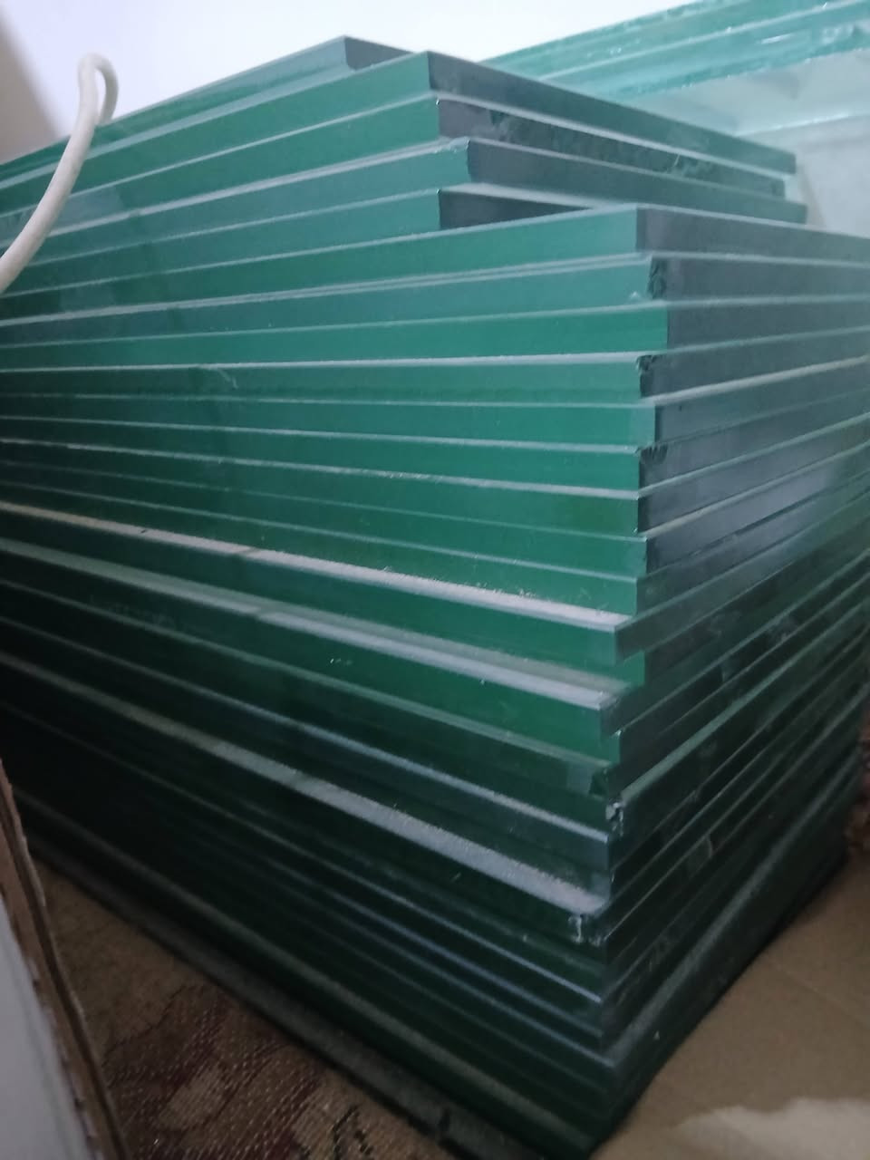 رفوف محل للبيع عدد 6 قطع نفس اللي بالصورة
الارتفاع 220cm
العرض 100cm
الرف زجاج حراري رقم 1 
 
سعر القطعة 35 الف
مستخدمات قليل جداً ونضيفات عنوان موصل زيونة مدخل 95
رقم الهاتف ***********
