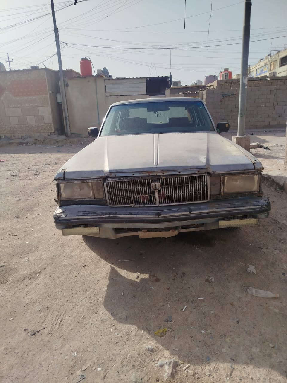 سوبر مديل 1982 شغاله راعيه بلبصره رقم صدامي
عدنه بيه وكاله عامه 
كير ومحرك ثنين ونص 
كاردن جديد بريك جديد 
سعر 14 ورقه بيه مجال 
العنوان الموفقيه 
الرقم 0770 319 7827
