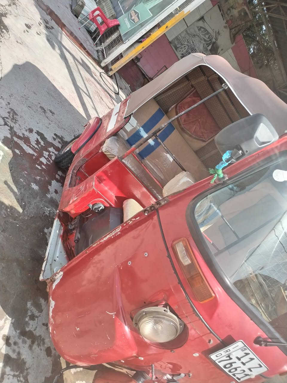 السلام عليكم ورحمة الله  تفاصيل داخل الفيديو تكتك خير من الله 
2017 دخول 18
معمره جديد عايزها صبغ فقط 
وبيها نضوح بچبنة الگير متكلف 25الف 
وبيها صوت بالاكسن 

السعر 5مليون وبيها مجال 
مكان بغداد حي أور للأستفسار ***********
