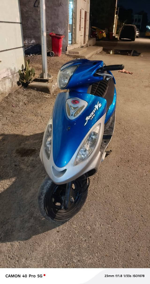 السلام عليكم دراجه كامكو ڤي تو مصبوغه جماليه دراجه ناعمه و حلوه موديل 2018 مكاني  حي البساتين السعر 950 و بيها مجال رقم التلفون ***********
