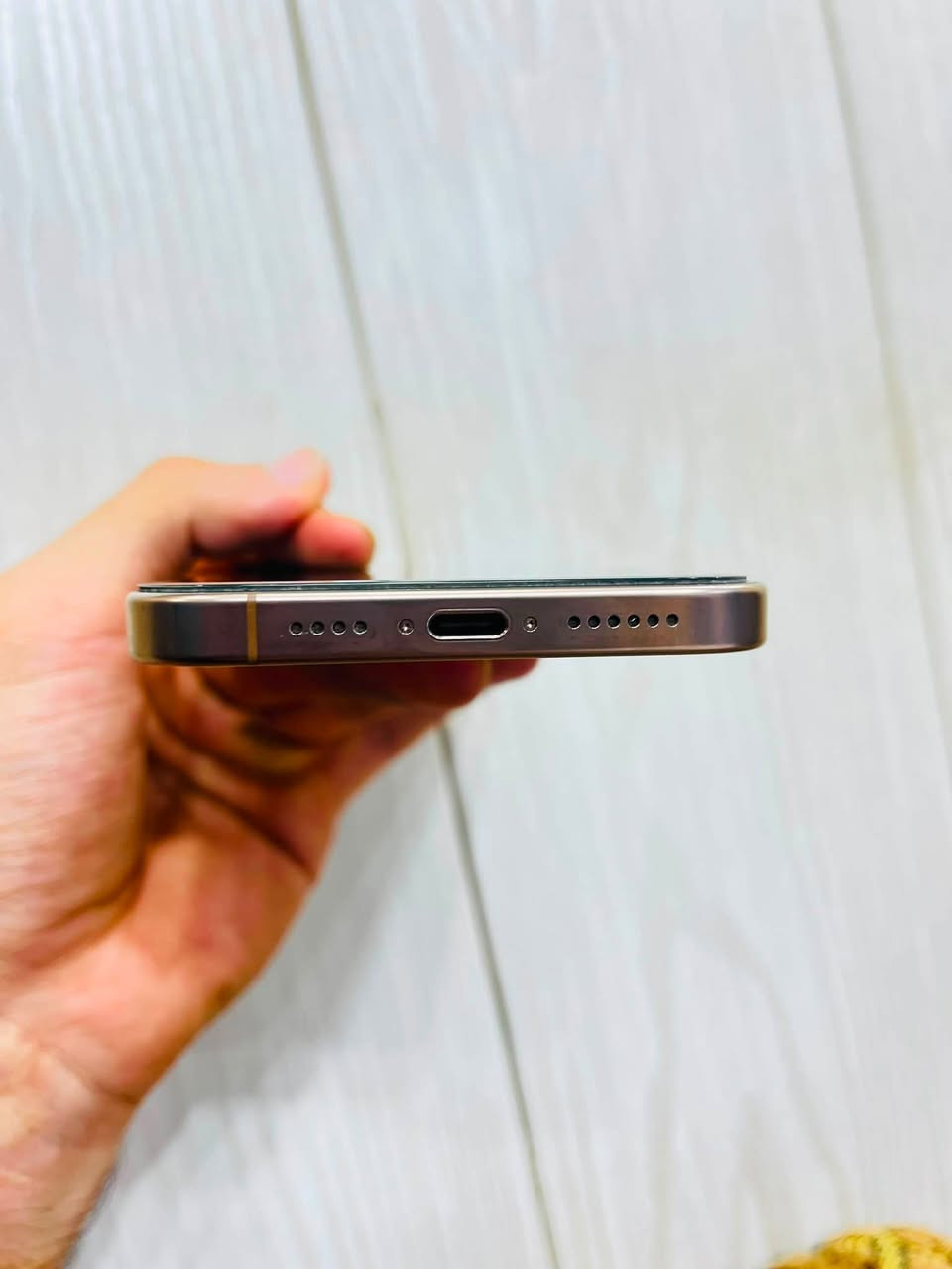 للبيع
iPhone 16 pro max 
. نسخه MASTER شرق اوسط 
. تك شريحه 
. ذاكره 256
. بطاريه 92‎%‎
. جهاز مامصلح ولا مفتوح 
. نظافه الجهاز 99‎%‎
. ملحقات الجهاز واير شاحنه مع الكارتون جهاز 
. سعره 1375 
. عنوان ناصريه شارع الحبوبي 
. واتساب ***********
