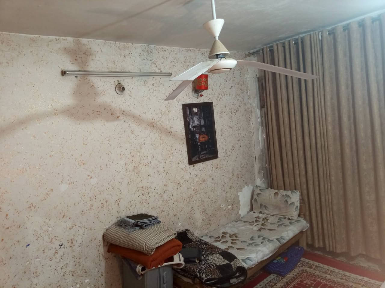 السلام عليكم
بيت ١٠٥م للبيع 
المكان / حي تونس افاق عربية زراعي شارع عائشة المساري
محتوياته / 
طابقين بنفس التصميم بالضبط 
غرفتين كبيرة وصغير
مطبخ ٣×٣ 
صالة ٤×٦
حمام شرقي 
٣ مناور 
ممر داخلي
الدرج خارجي يعني البيت مفصول الطابق الارضي عن الاول
للاستفسار او الاتصال 
*********** ابو سيف
