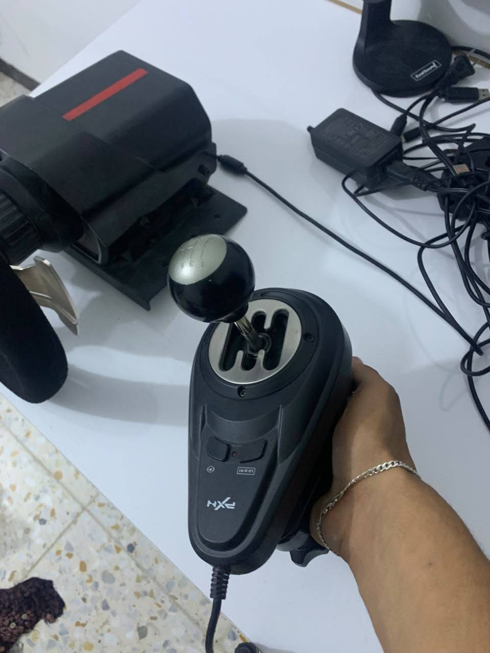 🔥 للبيع Gaming Setup كامل - بكج متكامل 🔥
للبيع تجميعة ألعاب احترافية، استخدام شخصي ونظيف جدًا، جميع القطع تعمل 100% بدون أي مشاكل، جاهزة للاستخدام مباشرة.
💻 مواصفات الجهاز:
✅ Ryzen 5 5600X
✅ MSI B550 WiFi
✅ مبرد مائي Cooler Master
✅ RTX 3060 Ti 12GB
✅ RAM Corsair 32GB 3600MHz
✅ M.2 TeamGroup 2TB
✅ SSD 256GB
✅ HDD 1TB
✅ Power Supply Cooler Master 750W
✅ كيس مع 7 مراوح RGB
🖥️ الملحقات:
✅ شاشة AOC Curved 27" 240Hz
✅ Logitech G502 X
✅ Corsair K100
✅ سماعة Redragon Zeus X
✅ دركسون + شيفتر NXE
✅ UPS لحماية الجهاز من انقطاع الكهرباء
✅ كرسي Gaming قماشي مريح
📍 الموقع: بغداد
💰 السعر: 2,300,000 دينار عراقي قابل للتفاوض بالمعقول.
📞 للاستفسار والاتصال: ***********
📩 للجادين فقط، والبيع بكج كامل.
🌹 الله يبارك للمشتري والنصيب لمن الله كاتبله
