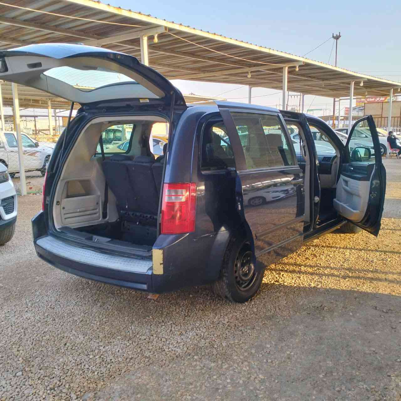 السلام عليكم   للبيع 

 دوج كرفان موديل 2008 رقم انكليزي مشروع وطني مداور بكل المحافظات  حجم المحرك 6سلندر 3،300 كشنات منفصل سياحي السياره جديدة وجاهزه من كلشي تبريد ثلج  السعر 98وبيها مجال بسيط  للشراي مكاني ديوانيه قضاء الشامية  ***********
