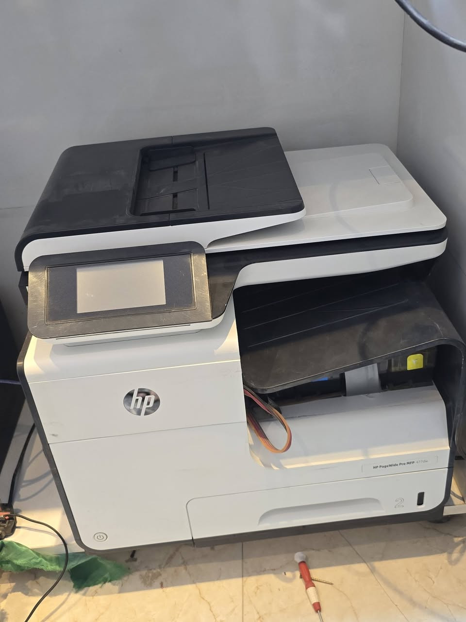السلام عليكم طابعة hp 477   نظافة فول  عداد الورق 60 الف السعر ٨٠٠ الف وبيه مجال بسبط


**إذا كنت صاحب هذا الإعلان وتريد حذفه لأي سبب، رجاءا أرسل رسالة إلى الدعم الفني**