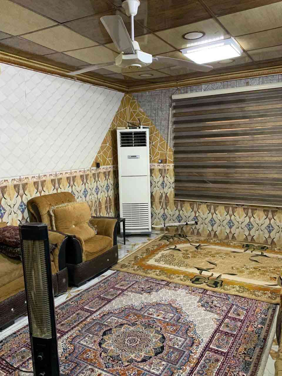 ✅دار للبيع طابو صرف المساحة 200م الموقع كركوك منطقة واحد حزيران قرب جامع الصفا 
يحتوي على غرفتين نوم وهول واستقبال ومطبخ 
وصحيات ودرج داخلي وحديقة وكراج 
السعر 118مليون وبي مجال 
للاستفسار الاتصال
*********** ☎️
 ***********☎️
