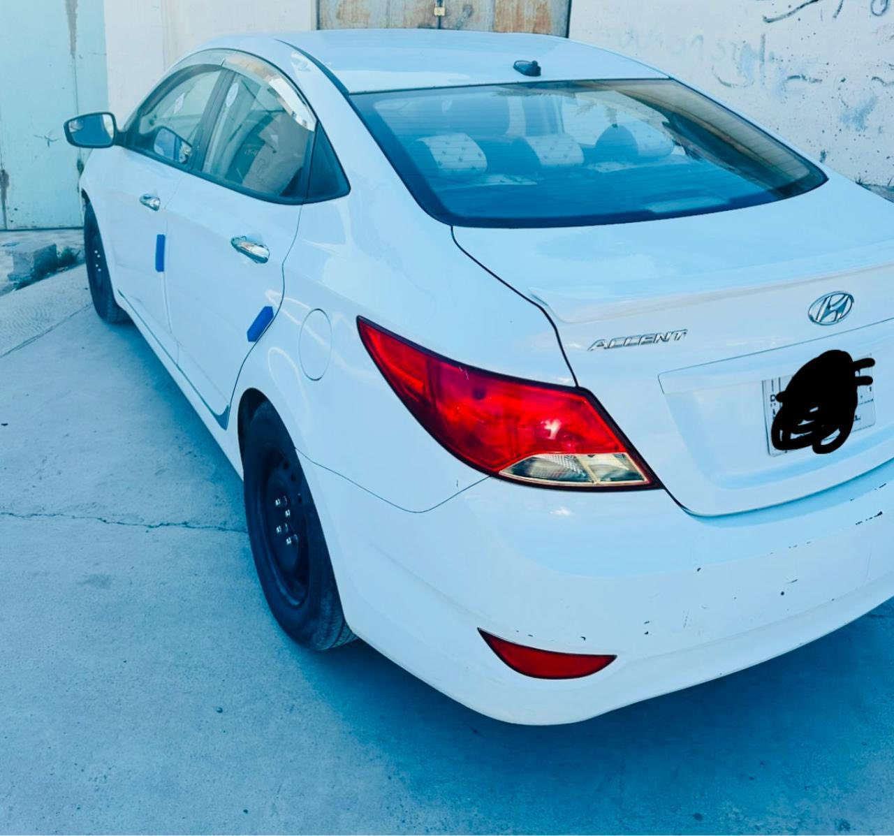 سلام عليكم 
اكسنت 2015 وارد امريكي 1600 ضرر جاملغ امامي وخلفي 
رقم بغداد سنوية  نافذه 2028
تدفئة تبريد 
مكاني ديالى 
السعر 90 ورقه بيه مجال بصيط 
***********
