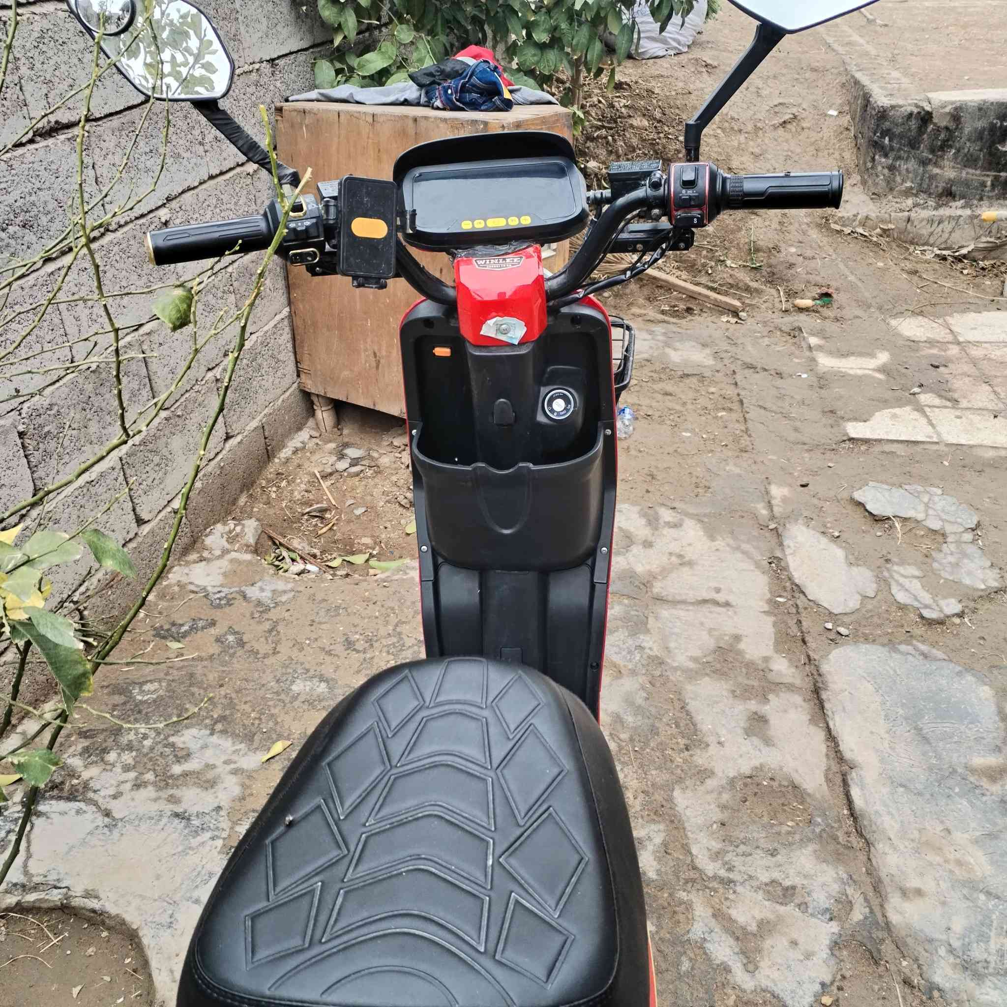 للبيع دراجه ار 9 سعر 450 وبي مجال *********** واتساب
