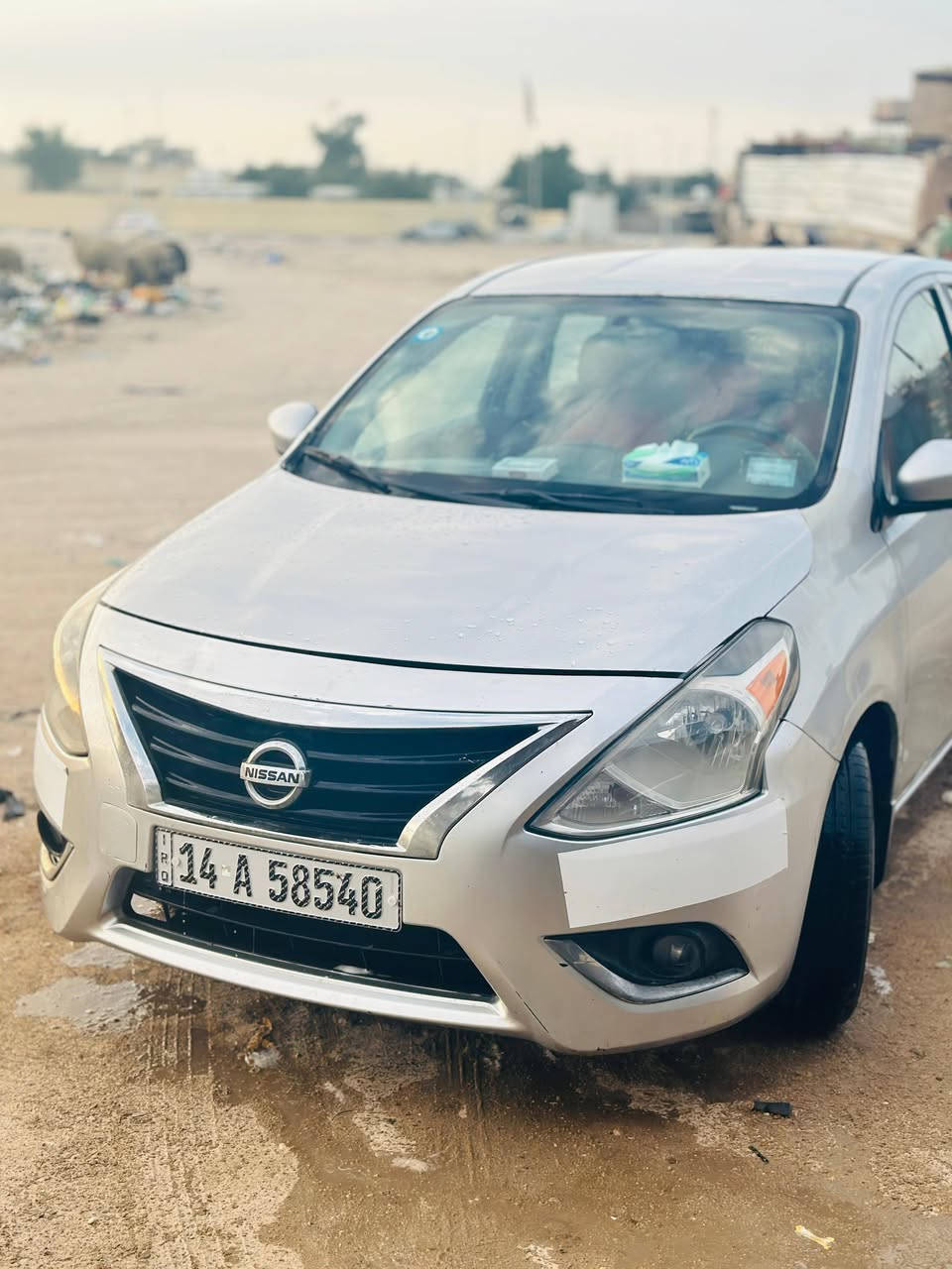 نيسان فيرسه مديل ١٨ بيه تلث قطع تبديل جاملغ وبنيدوباب سياره باسمي جاهزه سياره ***********
