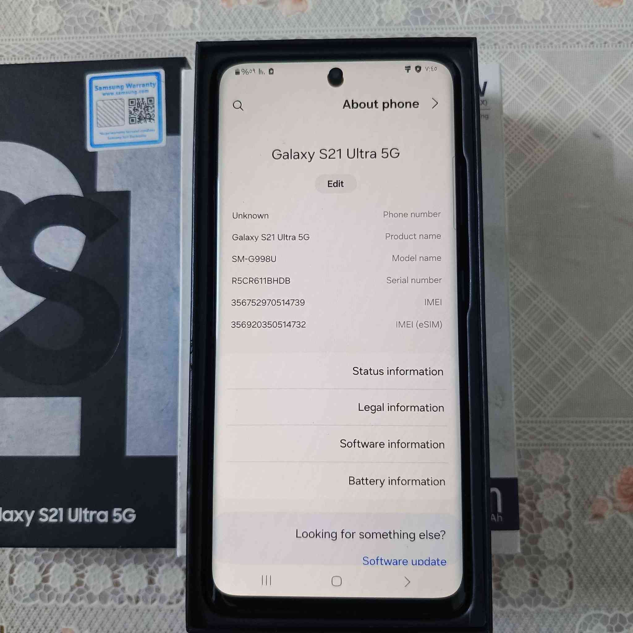 سامسونج اس ٢١الترا امريكي تك شريحه بحاله جيده عدا نقطه بسيطه قرب ال كامره ماخذه جديد. السعر ٣٠٠ الاتصال على *********** بغداد, العراق
