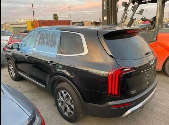 السلام عليكم 
عندي كيا تلورايد 2022 لون اسود السياره جديده بمعنى الكلمه رقم بغداد بااسمي تحويل مباشر ماشيه 45 الف ميل  حقيقي 
السياره حادثها فقط دعاميه و ربع البنيد وبدلته وطاك بيها ايرباك الدركه وراجع سستم بلادي بدون دواخل بدون لغد بدون شاصي كله شرط والباقي كله كفاله عامه كير مكينه كفاله محرك 6 سلندر
بصمه تشغيل عن بعد
كشنات جلد تدفئه و شحن كهرباء
رادار  وتوقف ذاتي
سايد بريك دكمه
حساسات
شاشه كار بلي
اوتو هولد
وباقي المواصفات معروفه

السعر 265$ بيع او مراوس 
للاتصال ***********
الصور موجوده كدامك وبيك خير وتدلل او مراوس بفئه اعلى 2024
