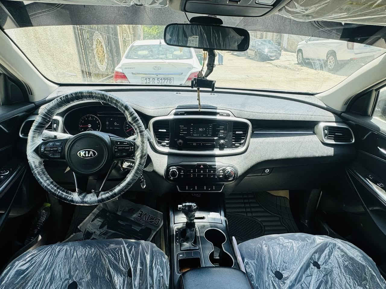 سورنتو 2018 بيع مستعجل لضروف
سلام عليكم 
سورنتو 2018
بغداد بئسمي تحولي ثاني يوم 
الحادث 
جاملغ امامي ايمن صبغ 
باب امامي ايمن صبغ 
باب خلفي ايمن جزء ربع اسفل 
جاملغ خلفي اسفل اسفل صبغ
صندوق جزء ربع صبغ 
المواصفات 
توقف ذاتي 
رادار امامي 
رادار ايسر
كشنات هيتر 
5 راكب 
محرك 2.400 
محرك غير مفتوح 
صدر امامي خلفي نضيف 
دبلات نضيف 
تايرات نضيفه 
السعر 163 $ وبيه مجال 
المكان بغداد الجديد- نعيريه 
الرقم الهاتف 
( *********** )
