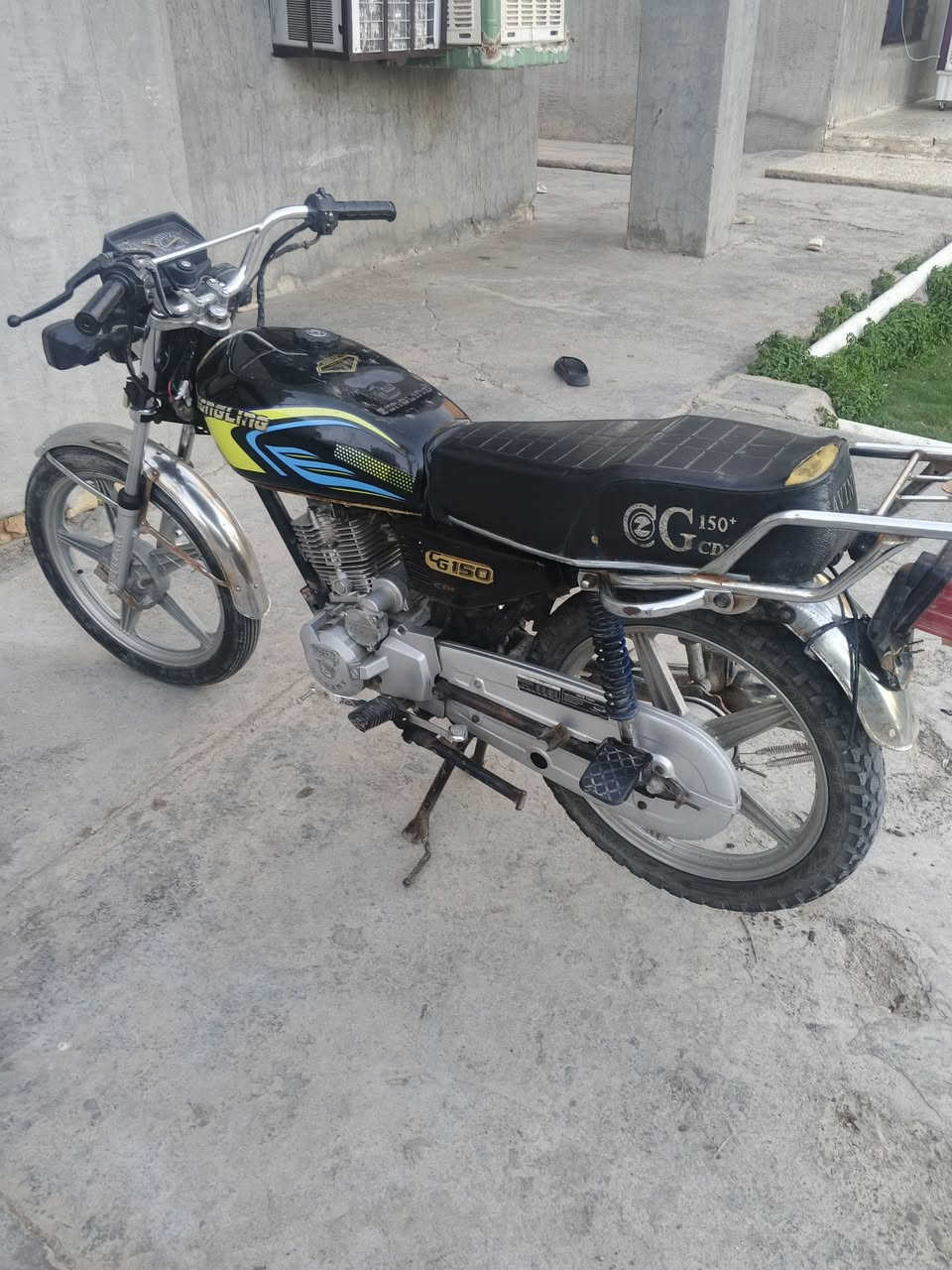 مديل 19 أوراق اصوليه 
الدراجه نقصها بس كهربائية 
السعر 350 وبيها شي قليل 
مكاني خان بني سعد 
الرقم ***********
