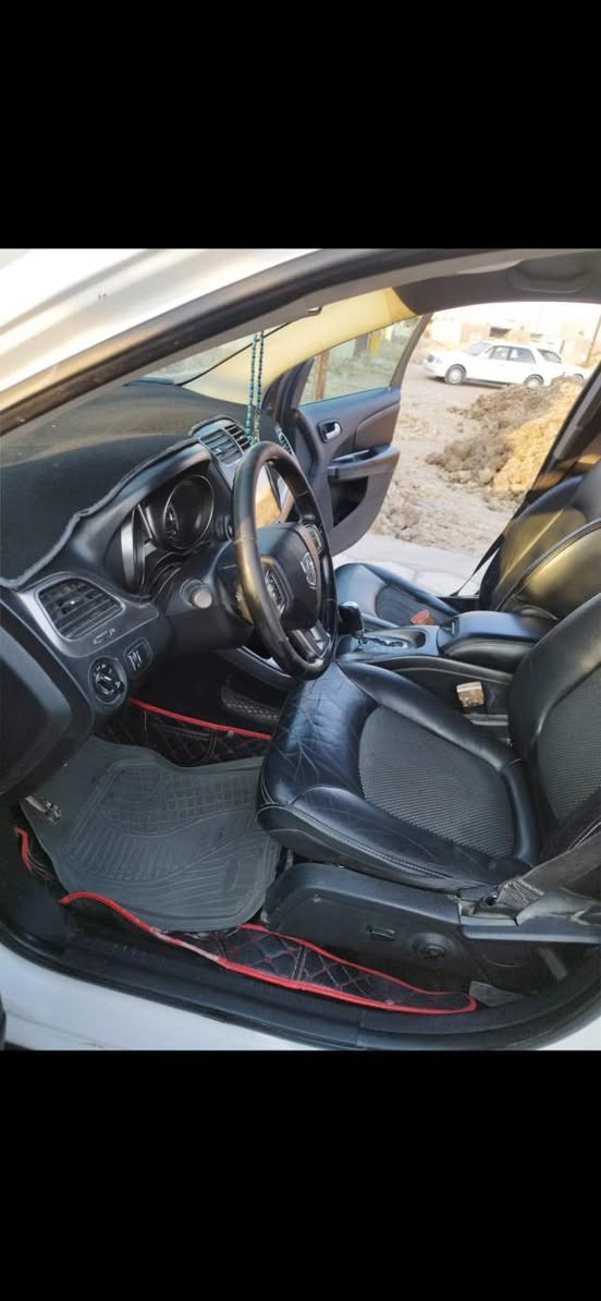 سلام عليكم  دوج جورني سته سلندر سبعه راكب 3قطع تبريد  لون ابيض  سبعه راكب ويل كروم فول مواصفات ماعدي الفتحه تبريد ثلج  موديل 14 ا حادث في الخلف كير مكينه  خير من الله. حداديه جديده تايرات جدد  سياره حلوه رقمها نجف بسمي مداور ثاني يوم. مشروع وطني   بصمتين ابواب  تشغيل عن بعد  . حساسات كلها 
شغاله ماتخسر عليها ولا ربع مكاني ناصريه الاسكان الصناعي  غير متواجد. عل فيس  اتصال علا الرقم التالي ***********  جهاز تتبع GBS بيها شاشه چبيره    تحكم ستيرن.جهتين  كشن مال السايق بي تحكم.  زراگه علا الجامه الخلفيه  لايت عالي زنون ناصي اصفر    كروس رود فئتها بيها هواي موصفات بعد.
