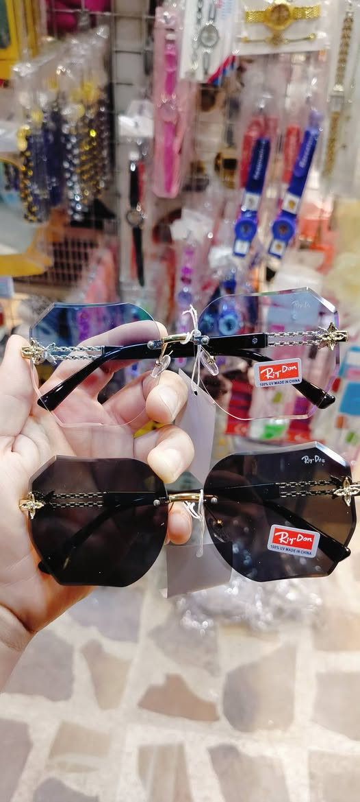 ✨👑 اكسسوارات نسائية مميزة لعيد الفطر 👑✨
وهاي بضاعة الاكسسوارات النسائية
من ساعات – نظارات – مكياج – عطور وغيرها من الأشياء الجميلة 🌸
كلها من أحسن وأجود النوعيات
وبـ أفضل الأسعار من مجمع أحسن الأسعار.
تعالوا ونورونا واختاروا الشي اللي يعجبكم
وخلو كشخة العيد تكتمل بأجمل الاكسسوارات ✨
📸 الأسعار موجودة أسفل الصور داخل المنشور
⬆️ فوتوا على صفحتنا وشوفوا كل الأسعار وجديد البضاعة
👈🏻 @احسن الاسعار
🚚 التوصيل متوفر:
داخل الموصل: 2000 – 3000 دينار حسب المنطقة
إلى المحافظات: 5000 دينار
⏰ أوقات الدوام في مجمع أحسن الأسعار:
يومياً من 11 صباحاً إلى 11 مساءً
🎉 ومتواجدين معاكم أيضاً أيام عيد الفطر
حتى تجونا وتفرحون الأولاد والبنات بالألعاب
اللي مجهزينها لكم خصيصاً للعيد 🎁
📍 العنوان:
الموصل – حي البلديات – فرع بانزيخانة النور
📍 موقعنا على خرائط Google:
https://maps.app.goo.gl/zGfiZYHRAT1M36q77⁠�
🎉 كل عام وأنتم بألف خير 🎉
#الموصل #عيد_الفطر #اكسسوارات_نسائية #ساعات_نسائية #نظارات_شمسية #مكياج
#عطور #عروض_الموصل #توصيل_الموصل #مجمع_احسن_الاسعار #الموصل_حي_البلديات


**إذا كنت صاحب هذا الإعلان وتريد حذفه لأي سبب، رجاءا أرسل رسالة إلى الدعم الفني**