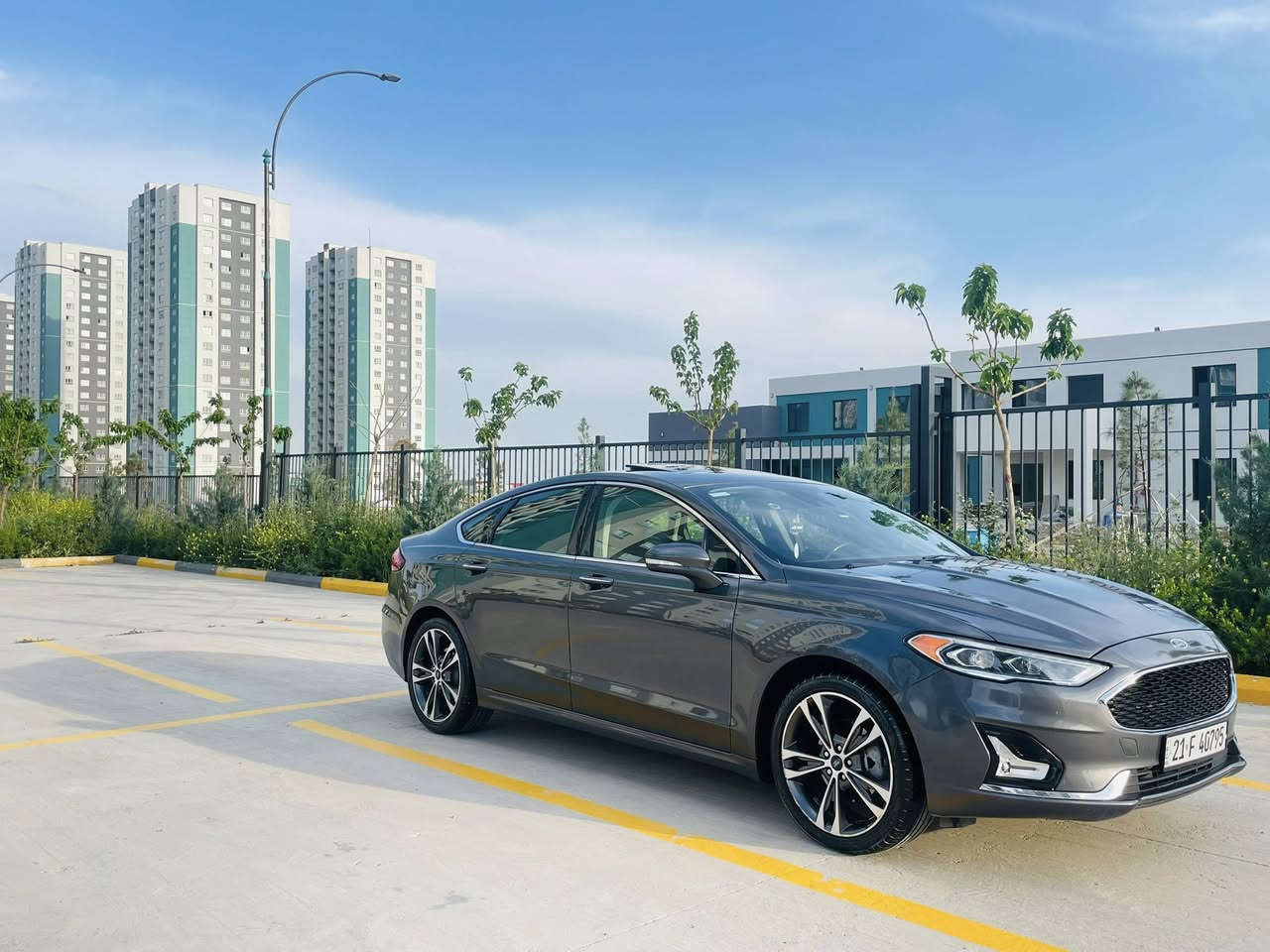 فۆرد فیوژن تیتانیۆم ٢٠١٩
قەپات قەپات مواسەفات

تەنیا ٥١ هەزار میل ڕۆشتووە

هەموو گیانی بە شەرت

دەعامی بۆ دەعامی

بە ناوی خۆمەوەیە

سەنەوی هەزە و ڕەقەم هەمووی تازەیە

بێ ئێرباگ بێ ناو گرتن

تەنیا دەرگای سایەق گۆڕاوە بە بیلاد و ١ پارچەش دزراوە و پەمپە.

پێش و پشت کەپ

لایت و ڕادێتەر ق بەوابە و هەموو  گیانی شەریکەیە

بۆ زانیاری زیاتر
***********
