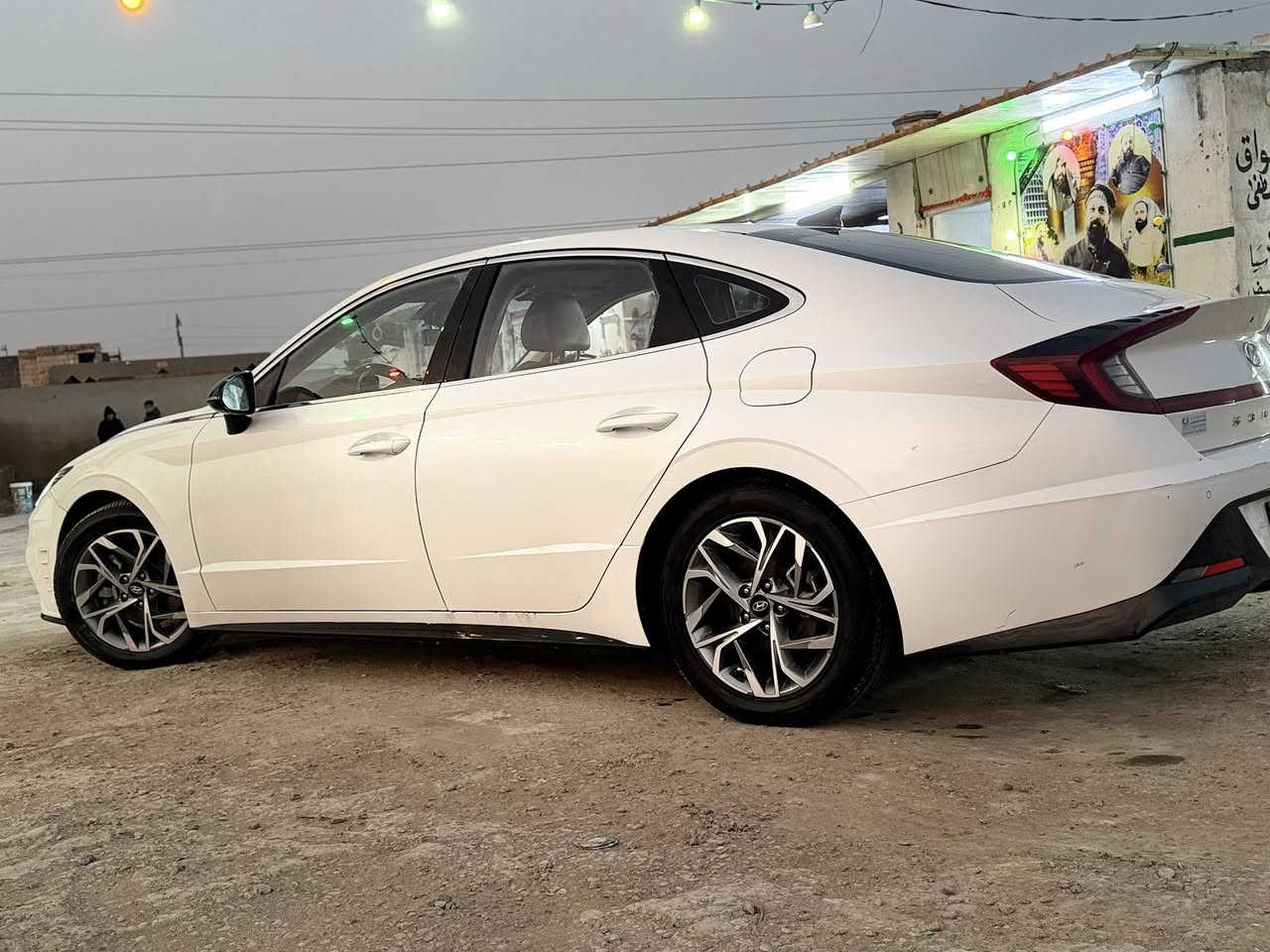 سوناتا 2021 وارد كوري. السياره رقم قادسيه معوقين وكاله عامه بسم المشتري سياره بسمي 

فول واحد ع واحد عده الفتحه سقف 

مكينه كير كفااااااااله 

حداديه امامي خلفي زيرو 

ماشيه 62كيلو متر 

مكينه 1600تيربل 

تخم تاير جديد خمسه ويل كب 

المواااااصفات 

———————————————————

1كشنات جلد تتفه تبريد 

حساس امامي خلفي 

كشنات كهرباء بالكامل 

رادار امامي 

تحديد مسار 

كير دكم 8نمر 

مري شفط 

رادار بالمري 

تبريد بيانو 

توقف ذاتي 

جنطه كهرباء 

لد نهاري 

اشاير ترحيب 

تشغليل عن بعد 

كامره تسجيل صوره امامي خلفي اثنى القياده 

السياره بيه هواي مواصفات بعد السياره 

—————————————————-

حادث السياره السياره بارد فقط بجاملغ الامامي صورته موجوده عندي ومعمر بيدي 

بالعراق صار بيه بارد قليل بجاملغ الخلفي فقط باقي السياره كفاااااااله عاااااااامه من كولشي 

عنوان السياره ديوانيه مركز المدينه ابو جود ***********متوفر اتصال ومتوفر وات ساب
