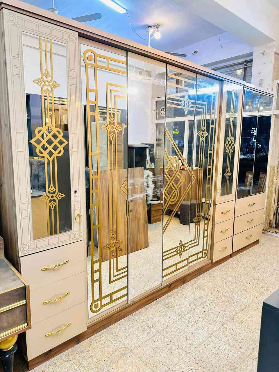 غرفة نوم تركي 🇹🇷 مستخدم 
نضافه 90% 💯 مع كنتور ملحق طفل اضافي 2 باب  
لون مميز ضهر بلوك 
برغي وجوي حديد 
8قطع بسعر 950وبيه مجال 
مع شد ونقل داخل بغداد مجاني محافضات بكروه رمزيه الشراي اخذ سكرين وتعال خاص سارعو بالحجز


**إذا كنت صاحب هذا الإعلان وتريد حذفه لأي سبب، رجاءا أرسل رسالة إلى الدعم الفني**