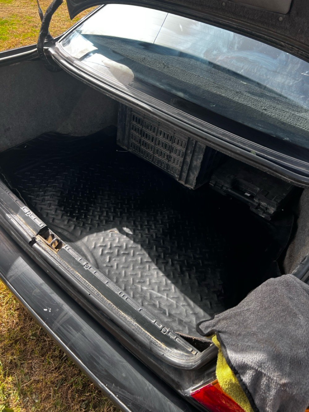 BMW
السلام عليكم للبيع بي ام حجم 535 مديل 90  رقم بغداد نكليزي سياره نظيفه سلايت كهربائي صبغ جماليه  صدر نضيف   داخل وخارج تبريد خير من الله  گير ومكينه  اكسن خير من الله 3.5 مفتوح  شلعه ومعدل سياره ما ناقصها شي   السعر 60 وبيها مجال المكان بغداد _ابوغريب (ابراهيم ابن علي )(***********)