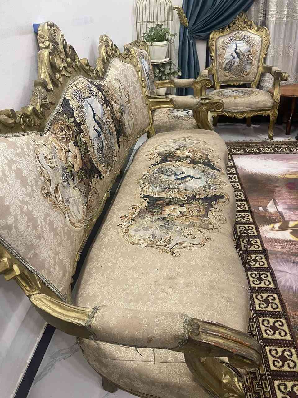 تخم للبيع يتكون من 6 قطع النضافه 100‎%‎ السعر 350 مكان بغداد العامريه  للاستفسار ***********
