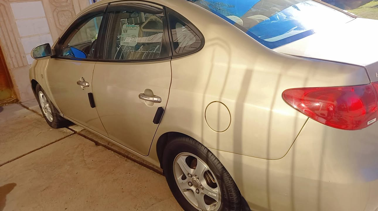 السلام عليكم للبيع فقط.
النترا موديل ٢٠٠٧ وارد امريكي 
السيارة بأسمي رقم بغداد هزة وسنوية ل٢٠٢٩ وتحويل مباشر 
السيارة على وضع الشركة من داخل وخارج 
محرك ٢٠٠٠ دكشن عالي 
ضررها الجاملغ الخلفي يم قبق البانزين لا صاعد لغد ولا بيها دواخل 
الدعامية الامامية صبغتها للجمالية فقط 
السيارة كلها ليبل واحد حفر رقم شاصي لا تبديل ولا نقص  
كير محرك جديد وعلفحص 
تبريد ثلاجة صدر خلفي امامي بلجيس تخم تاير جديد قبل شهر شديته باتري جديد .
دواخل جديدة حيل شاشة كامرة السيارة نقص برغي ما بيها 
الك حق تروح تفحص سونار من كشر من كير ومن محرك 
السعر المطلوب ٩٥ ورقة وبيها مجال قليل للشراي 
عنواني بغداد .ابو غريب .الحمدانية 
رقمي الكروك ***********
رقمي الاثير *********** 
موجود وتساب بلخط الاثير وحياكم الله.
