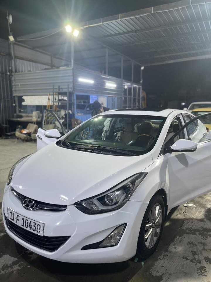 النترا 2015خليجي 
مكينة 1800دوش
ماشية فقط 114الف كيلو متر
مكان بغداد الدورة 
واتساب ***********
