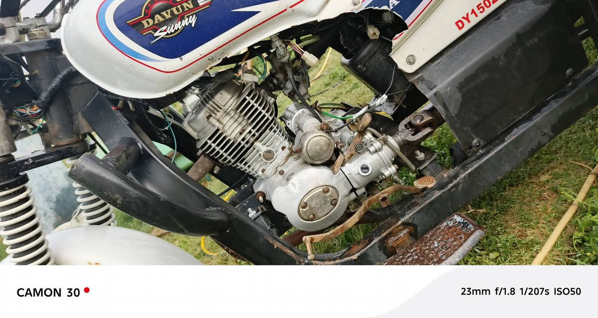 السلام عليكم ورحمة الله 
للبيع موديل 14 اوراق اصولي 
مكينة مفتوحة 
كهربائيات كاملة 
سعرها مليون و250 وبيهه مجال قليل مكاني الناصريه الغراف  ‏‪***********‬‏
