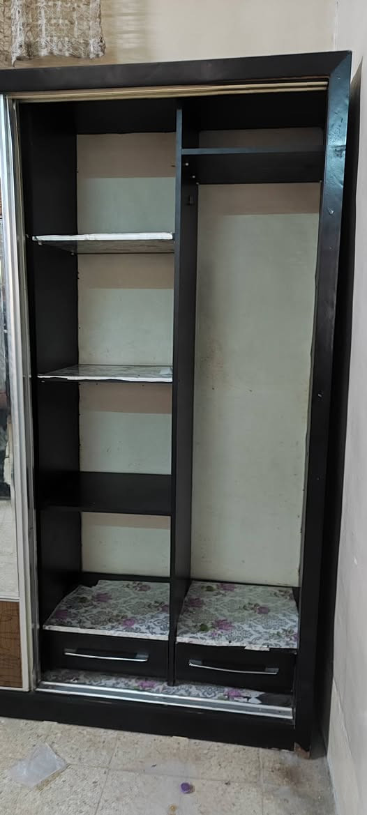 للبيع السعر 50 عنوان موصل جديده قرب جامع اليقضه تواصل ***********
