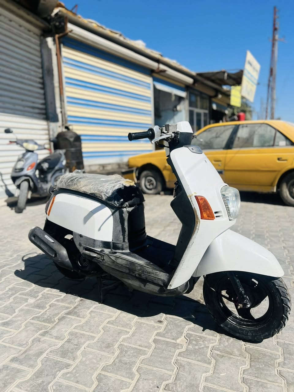 سلام عليكم ماكس بوليسي رمبه
دراجه كله بلاد من طول لطول وكلشي شغال انا بيدي منزله من رمبه من دير

كهربئيات كلشي شغال و على وضعيه لبلاد ما ملعوب بيه اشاير هورن + مكينه بلاد 49 ما ملعوب بيه بكد شعره + كفرات بلاد ختم واحد ويه المكينه + بريك امامي وخلفي شغال + سلف بلادي + قفل اكسل شغال + كابريته بلاديه

تايرات جدد دراجه جاهزه دراجه شلعه ومعدل كلش حلوه وناعمه نكره سلف دراجه كله ع وضعيه لبلاد وكلشي شغال بيه

مكان خمسميل

رقم *********** وتساب

رقم ‭***********‬ اتصال

سعر 925
