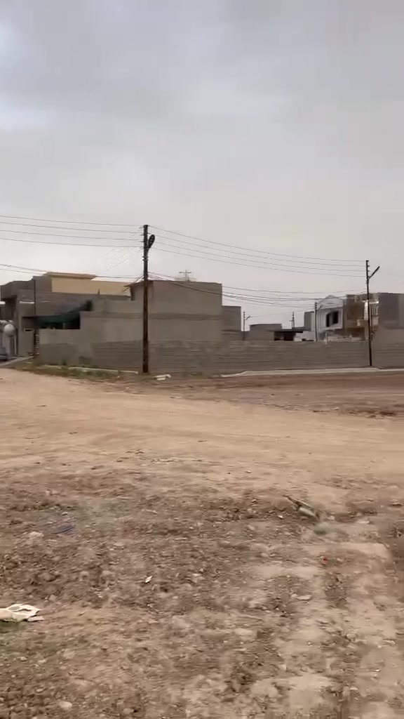 تتوفر قطع أراضي للبيع في بنهاية جرف الملح قرب الجملونات، منطقة سكنية بالكامل ومخدومة بجميع الخدمات، موقع مناسب للسكن والاستثمار.
🔹 المنطقة سكني كامل  
🔹 خدمات ماء وكهرباء متوفرة  
🔹 شوارع صب وأرصفة  
🔹 مجاري متوفرة  
🔹 جنس الأرض طابو زراعي سند 25  
🔹 تتوفر قطع سكنية وقطع تجارية وحسب الطلب  
🔹 مساحات مختلفة وأسعار مناسبة
للاستفسار والحجز الاتصال على الرقم  
***********
تتوفر قطع أراضي للبيع في بنهاية جرف الملح قرب الجملونات، منطقة سكنية بالكامل ومخدومة بجميع الخدمات، موقع مناسب للسكن والاستثمار.

تتوفر قطع أراضي للبيع في بنهاية جرف الملح قرب الجملونات، منطقة سكنية بالكامل ومخدومة بجميع الخدمات، موقع مناسب للسكن والاستثمار.
