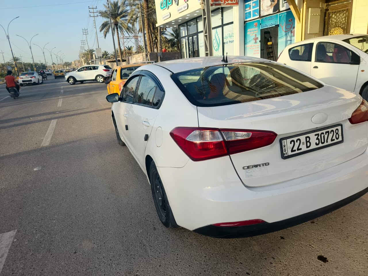 سلام عليكم سيراتو 13شكل ال١٤ نضيفه ماناقصهة اي شي للبيع سونار موجود صبغ فقط قطعه وحده الباقي كفاله  اي ستفسار اتصال ***********

