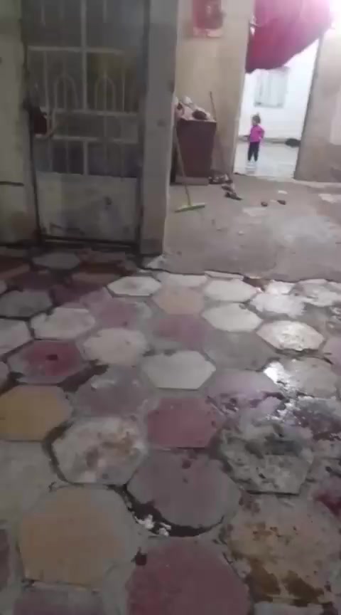 بيت البيع بزبير شارع العريض بيه غرفتين وصالة
ومطبخ وديوان وصحيات خارجيه بيه ماي وكهرباء بيت حلو سكف صندويج ومرتب وما يمه كص ولا شي سعره 9وبيه مجال منطقه حلوه وهاده ‏‪***********‬‏ 0783741834
