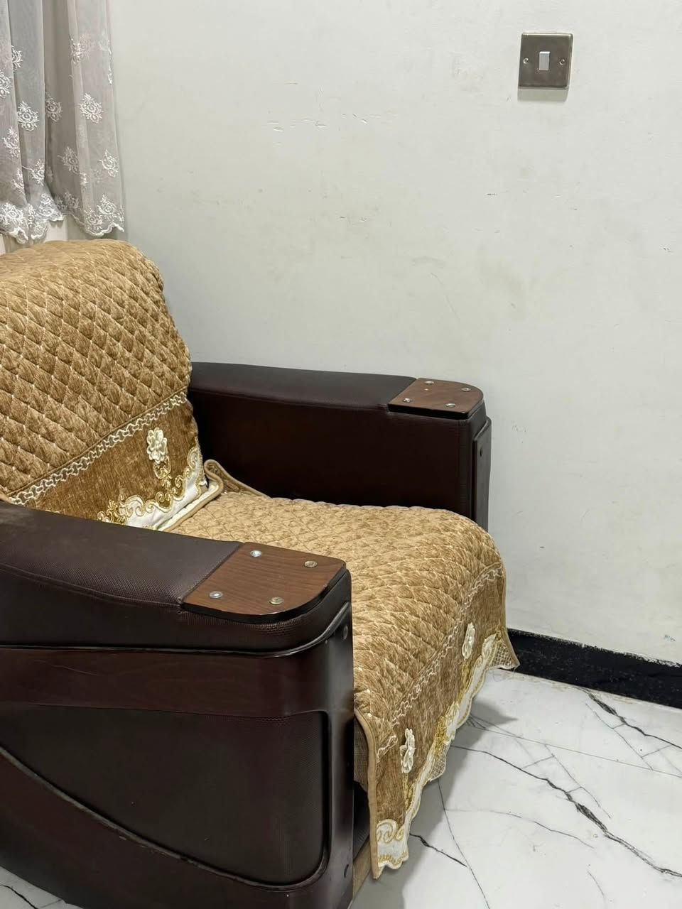 تخم تحته مخزن ويصير سرير مستعمل
واحد كبير و٣ صغير النوع الاوربي دبل سبرنك


**إذا كنت صاحب هذا الإعلان وتريد حذفه لأي سبب، رجاءا أرسل رسالة إلى الدعم الفني**