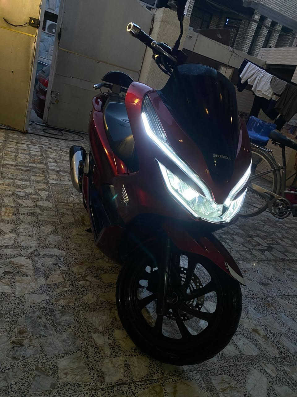 السلام عليكم
دراجه بي سي اكس جيل ثالث للبيع

وارد (كوري)

مكينه125cc

مرقم و كامل تحويل ثاني يوم رقم ديالى

ماشيه 27 الف فقط

السعر28 ورقه و بيها مجال

للاستفسار***********
