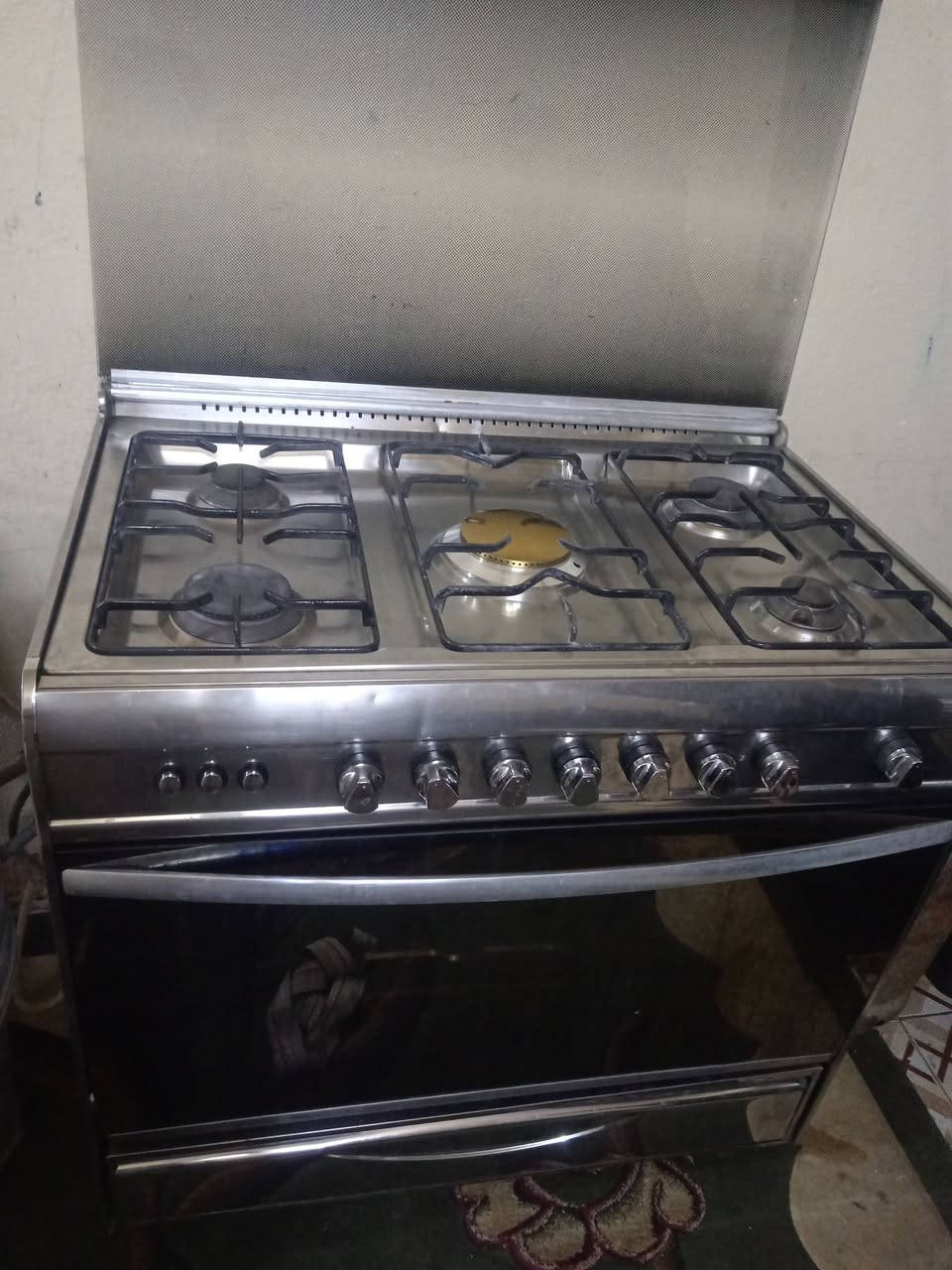 طباخ اخو جديد نيوفرسال مصري ب200
واوفن ب25 مكانه الكريعات ويوجد توصيل بكروة


**إذا كنت صاحب هذا الإعلان وتريد حذفه لأي سبب، رجاءا أرسل رسالة إلى الدعم الفني**